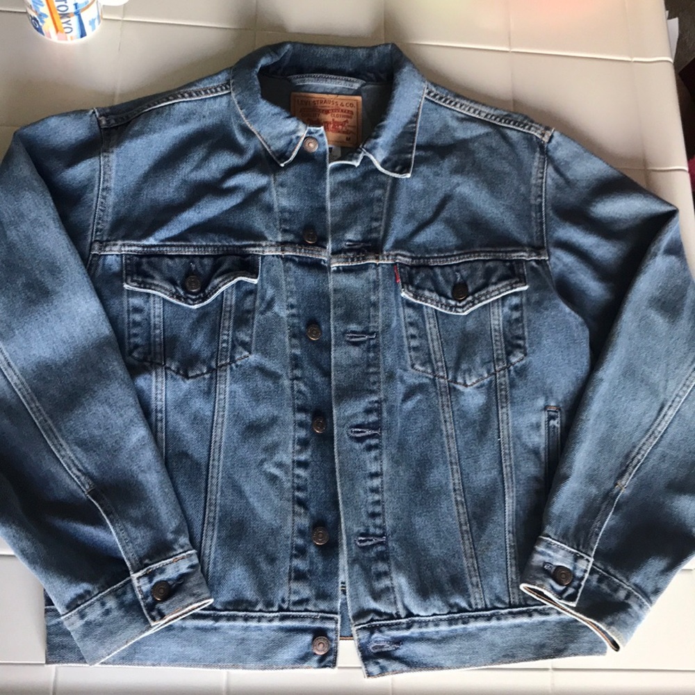 LEVI’S TRUCKER JACKET